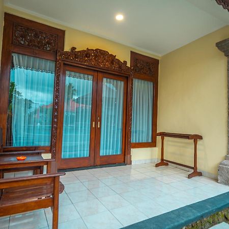 The Central Lovina Hotel & Restaurant Екстер'єр фото