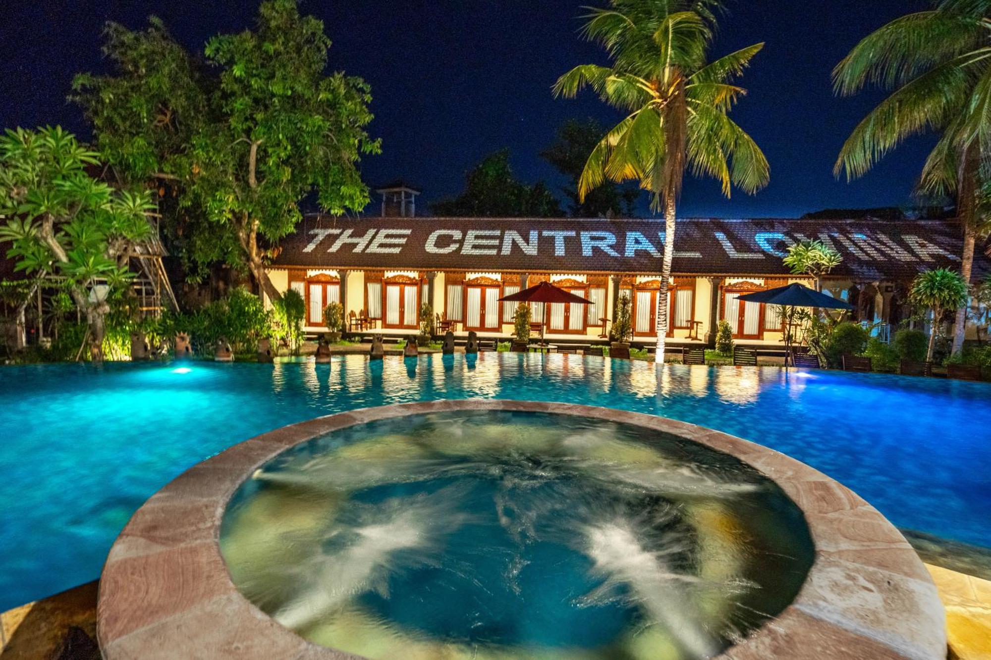 The Central Lovina Hotel & Restaurant Екстер'єр фото