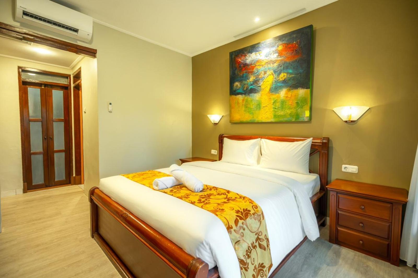 The Central Lovina Hotel & Restaurant Екстер'єр фото
