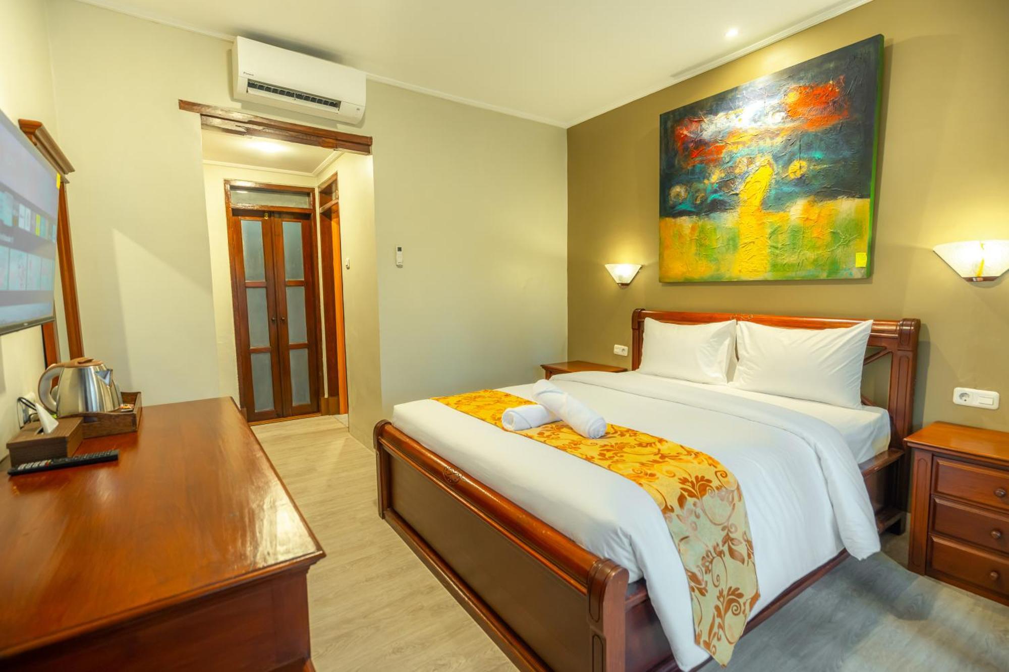 The Central Lovina Hotel & Restaurant Екстер'єр фото