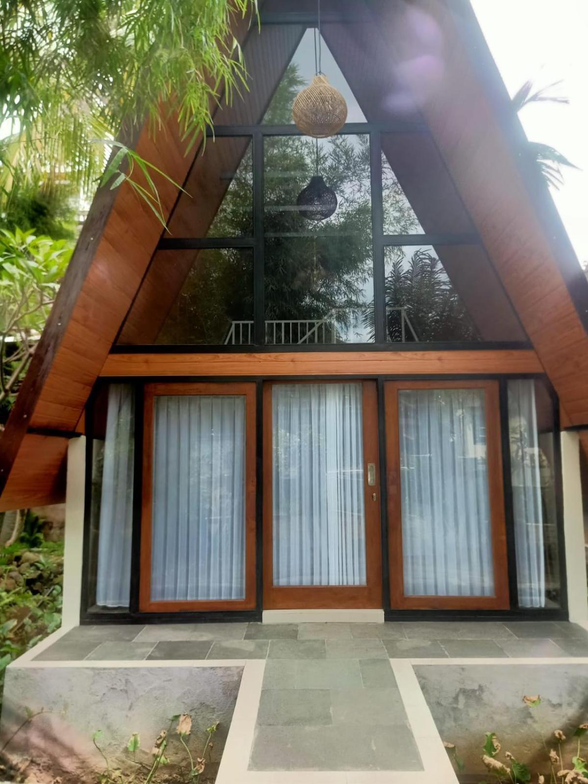 The Central Lovina Hotel & Restaurant Екстер'єр фото